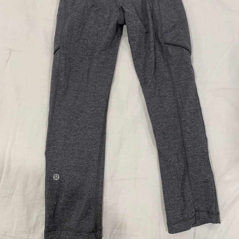 Lululemon crop with pockets!